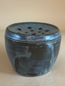 Vase med hullåg