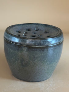 Vase med hullåg