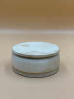 Indlæs billede til gallerivisning Krukke med låg creme ø1,h5 cm

