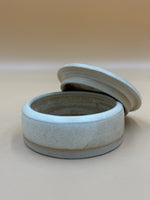 Indlæs billede til gallerivisning Krukke med låg creme ø1,h5 cm
