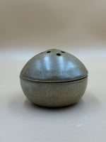 Indlæs billede til gallerivisning Hulvase med låg, h9 cm, sand
