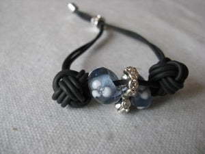 armbaand ying yang lysblaa