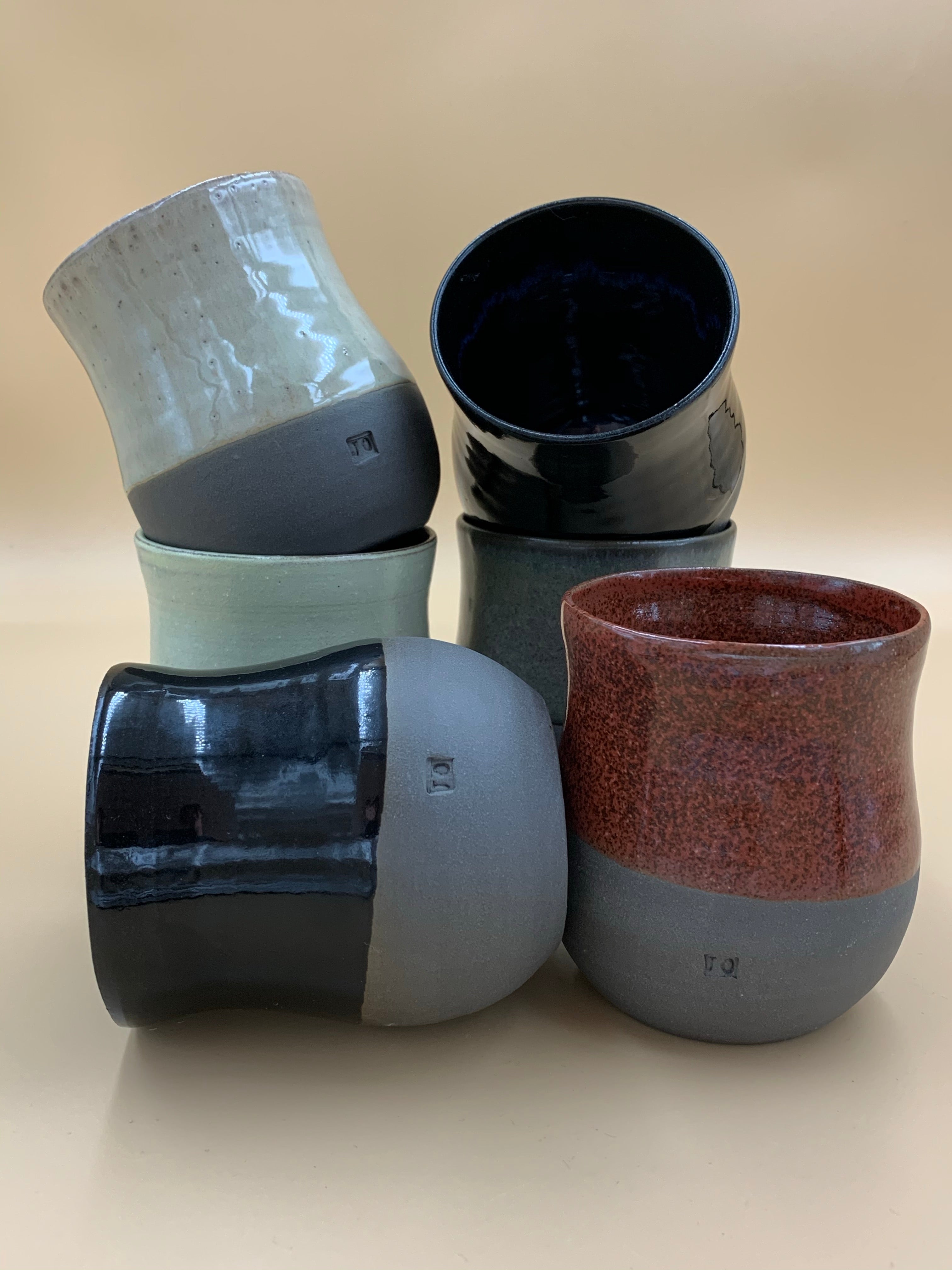 Skovlund Krus ø7,5 cm 9,5 cm sort blank